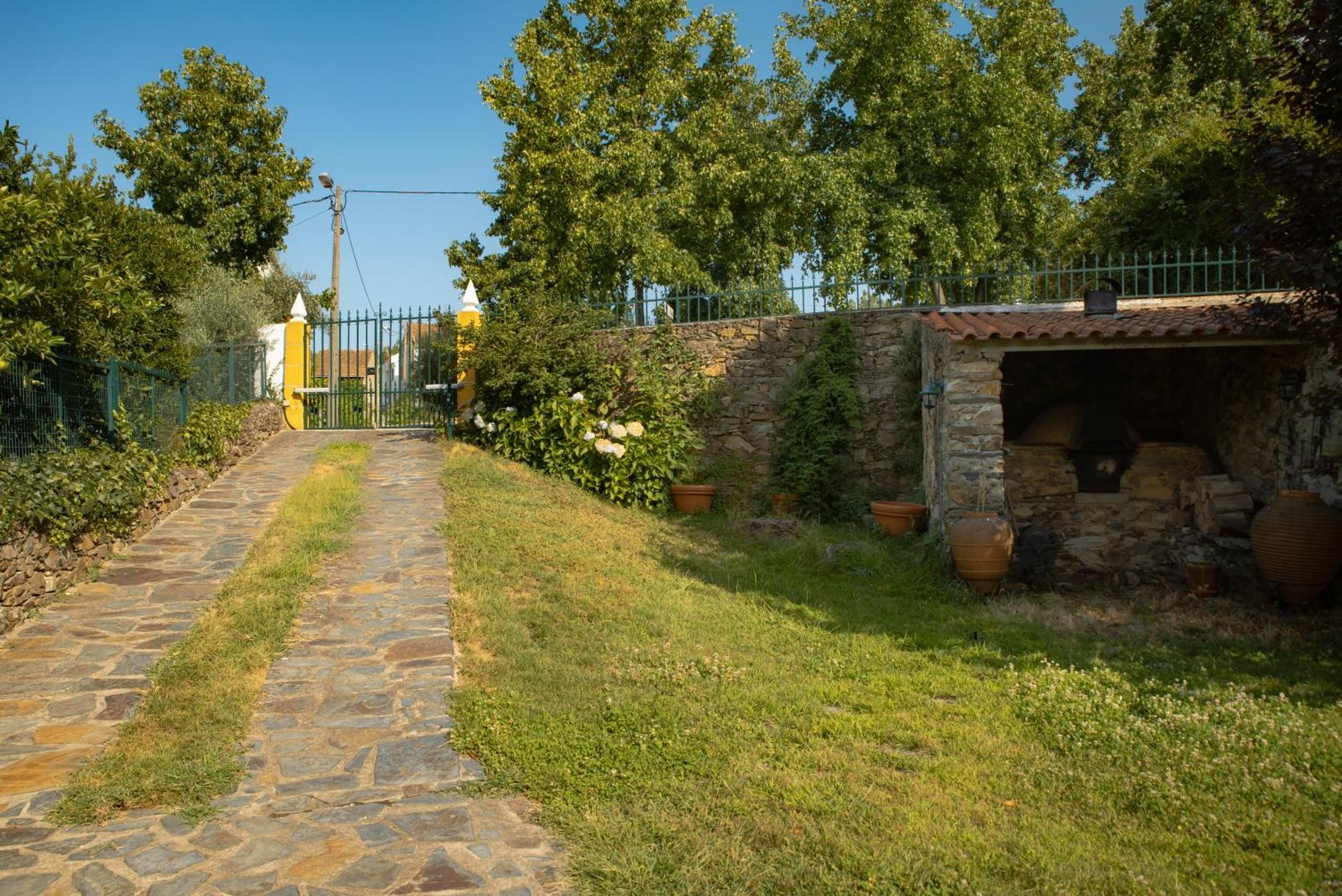 Villa A Sobreirinha Jacuzzi E Pet Friendly Sobreira Formosa Esterno foto
